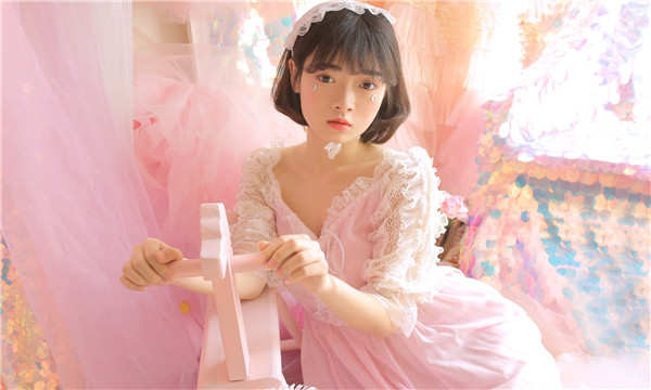 从江供卵试管代怀生子多少钱？这一直是很多不孕不育家庭关注的话题。在中国，不孕不育的发生率越来越高，根据《中国不孕不育现状调研报告》显示，育龄夫妇的不孕不育率从20年前的3%增长至现在的12.5%-18.2%，患者人数高达6000万以上。在这样的背景下，许多家庭通过供卵试管来实现自己的生育梦想。那么，供卵试管代怀生子的费用到底是多少呢？